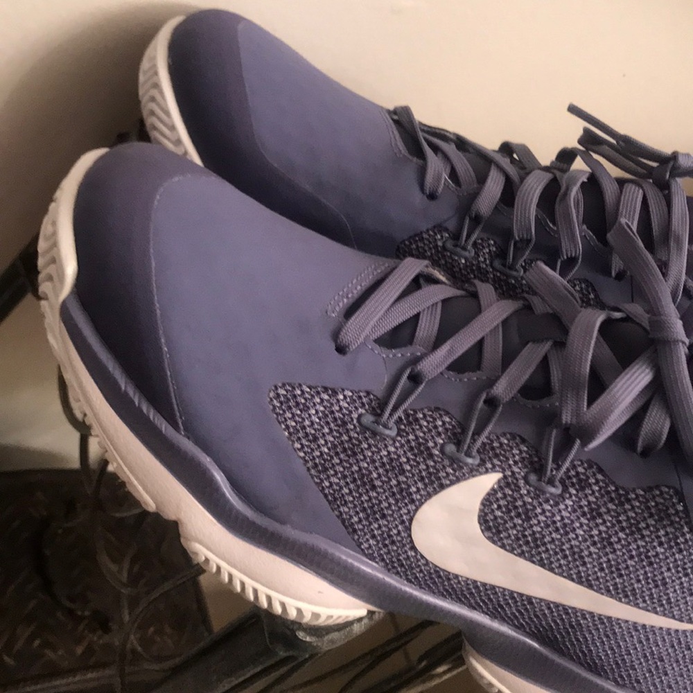 Nikes 🥰 - Picture 3 of 8